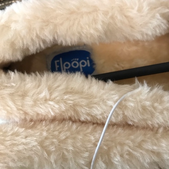 ✔️NWOT Floopi Moccasins 🌺 - Picture 9 of 12